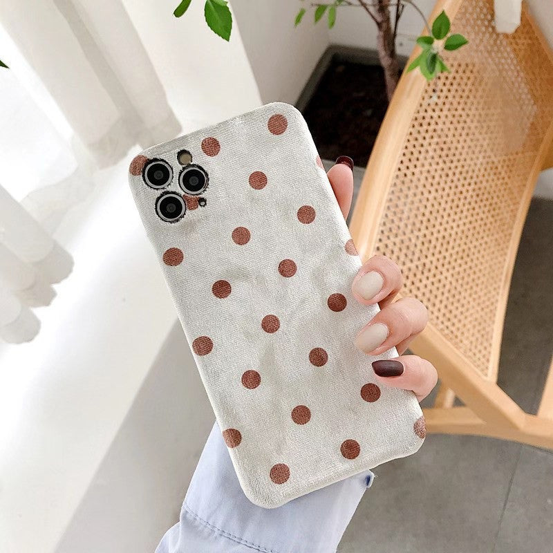 Fluffy wave dot phone case